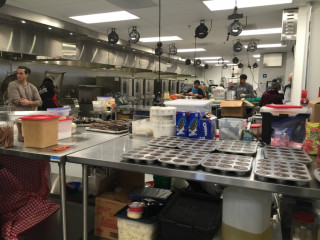 ޝެއަރޑް ކިޗެން ފެސިލިޓީއެއްގައި ކެއްކުމުގެ މަސައްކަތް ކުރިއަށްދަނީ