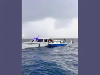 The Maldives National Defence Force (MNDF) is currently responding to an incident where a speedboat capsized near K. Gulhifalhu.