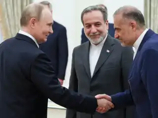 ހަނގުރާމަ އިން ޓްރަމްޕް އަށް ހާސިލު ނުވި ކަންކަން، މަޝްވަރާ އިން ވެސް ހާސިލު ނުވާނެ ކަަމަށް ބުނެފި