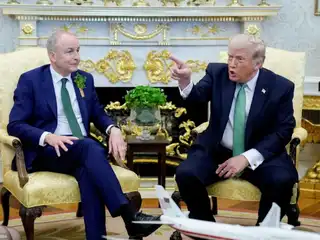 ޓްރަމްޕްގެ ރުޅިގަނޑު ސްޓާމާ އަށް އަމާޒު ކުރުމުން، އަޔަލެންޑުގެ ބޮޑު ވަޒީރު ޓްރަމްޕް ލަދު ގަންނަވާލައިފި 