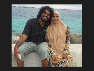 މިނިވަން ނޫހުގެ ނޫސްވެރިޔާ އަހްމަދް ރިލްވާނު އާއި އޭނާގެ މަންމަ