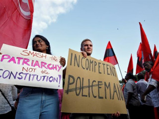 އިންޑިޔާގައި ހިނގަމުންދާ މުޒާހަރާތަކުގައި ބައިވެރިވި ޖަރުމަނުގެ ކިޔަވާ ކުއްޖަކު އެގައުމު ދޫކޮށްދާން އަންގައިފި