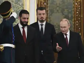 ސީރިއާގެ ރައީސް އަޙުމަދު އަލް ޝަރާ އަދި ރަޝިޔާގެ ރައީސް ޕުޓިން