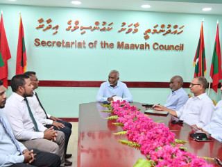 The President met the Island Council and WDC members of L. Maavah Island on Thursday