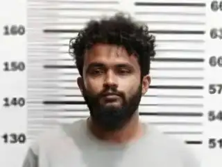 އުމުރު ދުވަހުގެ ޖަލު ހުކުމެއްގައި ހުރި އައްޑޫގެ އެންމެ ބޮޑު އެއް ޑްރަގު ޑީލަރު ޕްރޯލް ބޯޑުން މިނިވަންކޮށްފި
