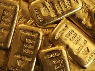 ސަތޭކަ ގްރާމްގެ ގޯލްޑް ބާރ ތަކެއް 