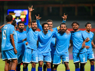 މެޗުގައި ލަނޑު ޖެހުމަށްފަހު އަލިފުށީގެ ކުޅުންތެރިން އުފާ ފާޅު ކުރަނީ