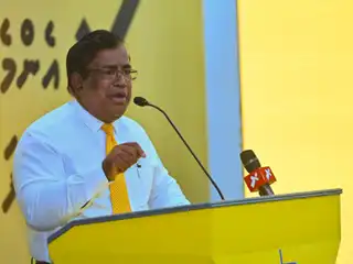 ތިނަދޫ ކޯލްޑް ސްޓޯރޭޖް މަސައްކަތަށް ގެނައި އެކްސްކެވޭޓަރު އޮތީ ނިދާފަ، އެޔެއް ނުހޭލި، މި ސަރުކާރަކަށް ހޭ ނުވެސް ލެއްވޭނެ: ޣަފޫރު
