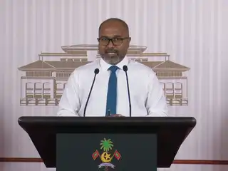 2646 ވަރަކަށް ޕާސްޕޯޓު ހެދުމުގެ ރިކުއެސްޓުތައް ބެކްލޮގްގައި އެބަހުރި، ޕާސްޕޯޓު ދޫކުރުން އާންމު ހާލަތަށް ގެނެވޭނީ އާދިއްތަ ދުވަހުން ފެށިގެން: މިނިސްޓަރު އިހުސާން 