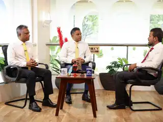 Former Vice President Faisal Naseem and Male' City Mayor Adam Azim speaking during RaajjeTV's "Fashaairu" program.