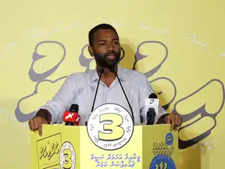 އަމާޒަކަށް ވާންވީ ރައީސް މުއިއްޒު ބަލިކޮށް ވެރިކަމުން ދުރުކުރުން: މީކާއީލް