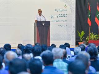 The president speaking to residents of Kulhudhuffushi City
