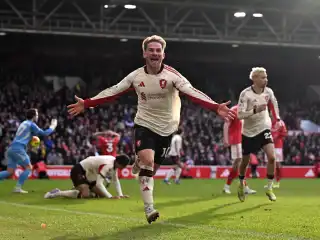 މެޗުގައި ލަނޑު ޖެހުމަށް ފަހު ލިވަޕޫލްގެ ކުޅުންތެރިން އުފާ ފާޅު ކުރަނީ