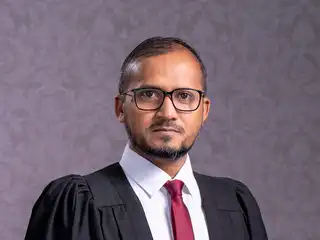 ހައިކޯޓުގެ ފަނޑިޔާރުކަމުގެ މަގާމުގައި ހުންނެވި އަލްއުސްތާޛު އިބްރާހީމް މާހިރު