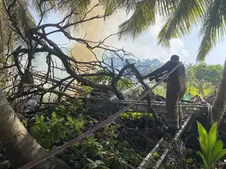 ލ. ފޮނަދޫ ދަނޑު ބިމެއްގައި އަލިފާނުގެ ހާދިސާ އެއް ހިނގައިފި