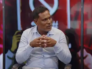 ރެފަރެންޑަމް ގައި ނޫނެކޭ ބުނަން ޖެހެނީ ޚަރަދު ކުޑަކުރަން ކަމަށް ބުނެ ސަރުކާރުން އޮޅުވާލަން އުޅޭތީ، އެ ފައިސާ ޚަރަދު ކުރާނީ ރަސްމާލެ އަށް: ޝަމްހީދު