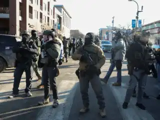 އެމެރިކާގެ މިނިއަޕޮލިސް ގައި ހިންގަމުންދާ އިމިގްރޭޝަން އޮޕަރޭޝަނެއްގެ ތެރެއިން، ފެޑަރަލް އެޖެންޓުން ބަޑިޖަހައި އިތުރު މީހަކު މަރާލައިފި