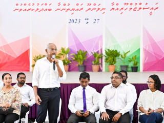 President Ibrahim Mohamed Solih during a meeting with the residential community of F. Nilandhoo
