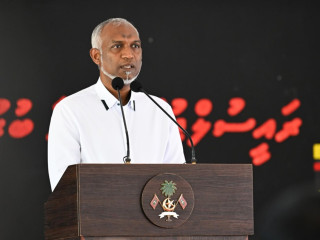 The president addressing the residents of Buruni