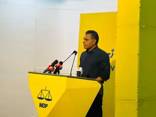 މި ސަރުކާރުގައި ތައުލީމީ ނިޒާމަށް ގެންނަ ކުއްލި ބަދަލުތަކުން ދަރިވަރުންނާއި ޓީޗަރުންނަށް ނަފްސާނީ މައްސަލަތައް ދަނީ ކުރިމަތިވަމުން: ފައިސަލް 
