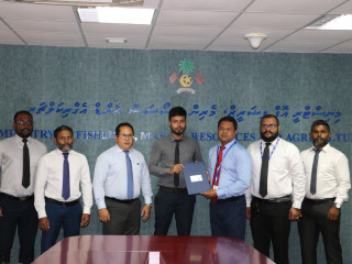 Fisheries Ministry signs with Fenaka to establish ice plants in Fiyoari and Madaveli