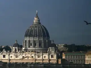 ޓްރަމްޕްގެ ބޯޑު އޮފް ޕީސްގައި ބައިވެރި ނުވުމަށް، ވެޓިކަން އިން ނިންމައިފި 