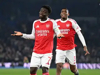 މެޗުގައި ލަނޑު ޖެހުމަށް ފަހު އާސެނަލްގެ ކުޅުންތެރިން އުފާ ފާޅު ކުރަނީ