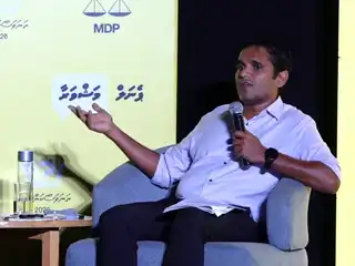 އެމްޑީޕީ އިން ކުރިއަށް ގެންދިޔަ "ޑޮލަރެއް ނެތް" ޕެނަލް ޑިސްކަޝަންގައި ރައްޔިތުންގެ މަޖިލީހުގެ ހުޅުދޫ ދާއިރާގެ ކުރީގެ މެންބަރު އިލްޔާސް ލަބީބު ވާހަކަ ދައްކަވަނީ. 