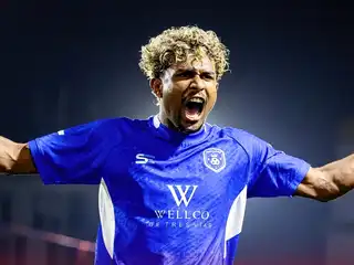 މެޗުގައި ލަނޑު ޖެހުމަށް ފަހު ދެއްވަދޫގެ ކުޅުންތެރިން އުފާ ފާޅު ކުރުމުގެ ތެރެއިން