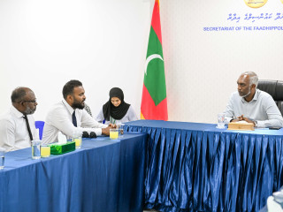 The President met members of Lh. Olhuvelifushi council and WDC on Saturday