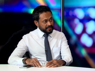 ރާއްޖެޓީވީގެ ފަލަސުރުހީ ޕްރޮގްރާމްގައި ފުވައްމުލަކު ދެކުނު ދާއިރާގެ މެމްބަރު މުހައްމަދު މުންތާޒު ވާހަކަދައްކަވަނީ