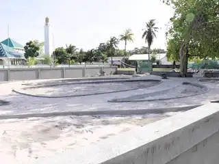 ނިންމާ ތާރީހާއި ހިނގާ ހަރަދު ހާމަނުކޮށް ސިޓީސް މިނިސްޓްރީ އިން ކެނދިކުޅުދޫގައި ކުރިއަށްގެންދާ ކުޑަކުދިންގެ ޕާކުގެ މަސައްކަތް ހުއްޓިފައި.