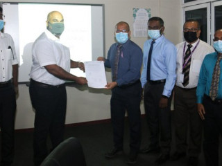 އެންއައިސީގެ ކުރީގެ ރައީސް ޔޫސުފް މާނިއު އަށް ސިޔާސީ ޕާޓީއެއް އުފެއްދުމުގެ ހުއްދަ ދިނުމުގެ ތެރެއިން