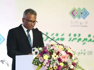 9 ޖުލައި 2026 ގައި ބޭއްވި، މާލެ ސިޓީ ކައުންސިލްގެ، 2026 ވަނަ އަހަރުގެ، ރައްޔިތުންގެ ދެވަނަ ބައްދަލުވުމުގައި، މޭޔަރ އާދަމް އާޒިމް ވާހަކަ ދައްކަވަނީ: ކައުންސިލްގެ ދުރު ރާސްތާ ތަރައްގީގެ ޕްލޭން ހާމަކޮށްފައިވަނީ މި ޖަލްސާގަ. 
