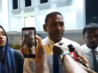 އައިޝާ ޑޮކިއުމެންޓްރީއާއި ގުޅިގެން އީޝާ ފުލުހަށް ހާޒިރުކުރުމަށްފަހު އޭނާގެ ވަކީލު ހުސައިން ޝަމީމް މީޑިއާއަށް މައުލޫމާތުދެއްވަނީ.
