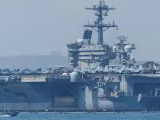 އީރާން އާ ދިމާލަށް އެމެރިކާގެ ބިޔަ ލަޝްކަރެއް މިސްރާބު ޖަހާފައިވާ ކަމަށް އެމެރިކާގެ ރައީސް ޓްރަމްޕް ވިދާޅުވެއްޖެ