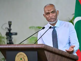 ރައީސް މުއިއްޒު ލީޑް ކުރެއްވި މާލެ ސިޓީ އިން ރެފަރަންޑަމަށް ނޫނެކޭ ރައްޔިތުން ވިދާޅުވީ އެމަނިކުފާނަށް މަސައްކަތް ނުކުރެވިގެންތޯ ސުވާލުކުރުމުން މުޅި ވާހަކަ އޮޅުވާލައްވައިފި