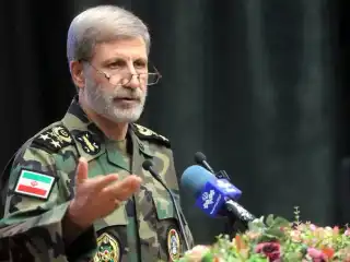 ކޮންމެ ފަދަ ހަމަލާ އަކަށް ވެސް ތައްޔާރުވެ ތިބުމަށް، އީރާންގެ އަސްކަރިއްޔާ އަށް އަންގައިފި 