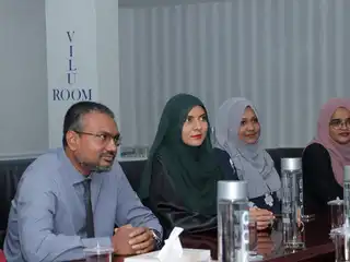 ނޫސް މަޖައްލާތަކާއި ބްރޯޑްކާސްޓަރުން ކޮންޓްރޯލްކުރަން ސަރުކާރުން އުފެއްދި މީޑިއާ ކައުންސިލްގެ މެންބަރުން.