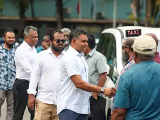 ސަރުކާރުން ޓެކްސީ ވިޔަފާރީގެ ތެރެއަށް ވަނުމަކީ ބަލައިގަންނަ ކަމެއް ނޫން: ފައިސަލް 