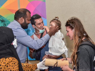 ޓުއަރިޒަމް މިނިސްޓަރ އަލީ ވަހީދު ވަނީ އެކުއްޖާއާއެކު އެ ކުއްޖާގެ މައިންބައިފައިންނާ ބައްދަލު ކުރައްވާފަ