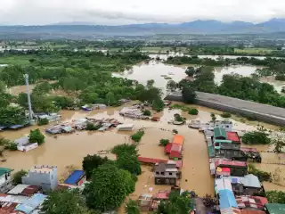ތޫފާން "ފަންގް-ވޮންގް" - ފިލިޕީންސްގެ ރައްޔިތުން ހާސްކަމާއި ނުތަނަވަސްކަމުގައި