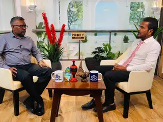 އާދިއްތަ ދުވަހުގެ ފަށާއިރު ޕްރޮގްރާމްގައި ކުރީގެ އިކޮނޮމިކް މިނިސްޓަރު އަދި އެމްޑީޕީގެ ކުރީގެ ޗެއަރޕާސަން ފައްޔާޒު އިސްމާއީލް ވާހަކަ ދައްކަވަނީ 