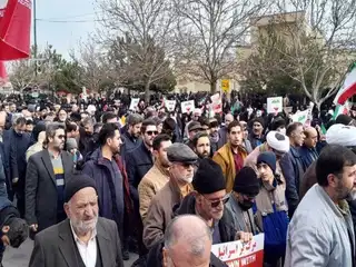 ބޭރު ގައުމުތަކުގެ އެހީއާ އެކު އީރާނުގައި ހިންގަމުންދާ ހަމަނުޖެހުންތަކާ ދެކޮޅަށް އެ ގައުމުގެ އެކި ކަންކޮޅުތަކުގައި ބޮޑެތި އެއްވުންތަކެއް ބާއްވައިފި؛ ހަތިޔާރު އެޅި ޓެރަރިސްޓުންތަކެއް މަރާލާފައިވާ ކަމަށް ފުލުހުން ބުނެފި