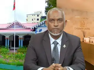 ރައީސް ޑރ.މުހައްމަދު މުއިއްޒު އަމިއްލަ ގެކޮޅު ދޫކުރައްވައި މުލިއާގެއަށް ބަދަލުވެވަޑައިގެންނެވީ ބޮޑު މަރާމާތަކަށްފަހު ވެރިކަމަށް ވަޑައިގެންނެވިތާ ގާތްގަނޑަކަށް 3 މަސް ފަހުން.  