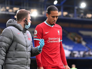 ލީގުގައި އެވަޓަނާއި ލިވަޕޫލް އެއްވަރުވި މެޗުގައި ލިބުނު އަނިޔާއާ ގުޅިގެން ވެން ޑައިކް ބަދަލުކުރަނިކޮށް