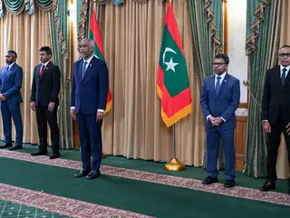 ސަރުކާރުގެ ކެބިނެޓަށް ބަދަލު ގެނެސް އައު ކެބިނެޓް ހުވާކުރުމުގެ ރަސްމިއްޔާތުގައި ރައީސް މުއިއްޒު.