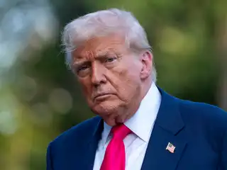 އެޕްސްޓީން މައްސަލައިގެ ވާހަކަ ދެއްކުން ހުއްޓާލައި، އެހެން ކަންކަމަށް ސަމާލުކަން ދޭން ޖެހޭ: ޓްރަމްޕް 