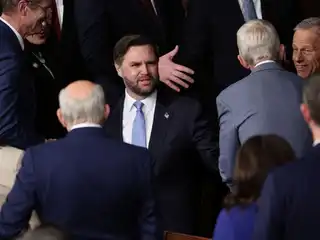 އަންގާރަ ދުވަހުގެ ރޭ ޓްރަމްޕް ދެއްވި ސްޓޭޓް އޮފްް ޔޫނިއަންގެ ޖަލްސާގައި އެމެރިކާގެ ނައިބު ރައީސް ޖޭޑީ ވޭންސް ބައިވެރިވެ ވަޑައިގަންނަވަނީ