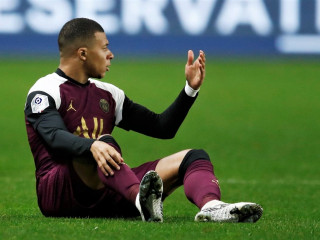 ނޯންޓްސް އަތުން މޮޅުވި މެޗުގައި ޕީއެސްޖީގެ ތަރި ކީލިއަން އެމްބާޕޭއަށް އަނިޔާވެފައިވަނިކޮށް